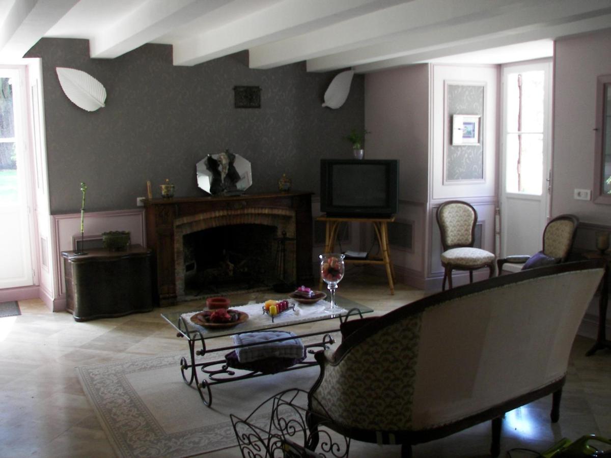مبيت وإفطار Saint-Jean-de-Thurac Domaine Du Noble المظهر الخارجي الصورة