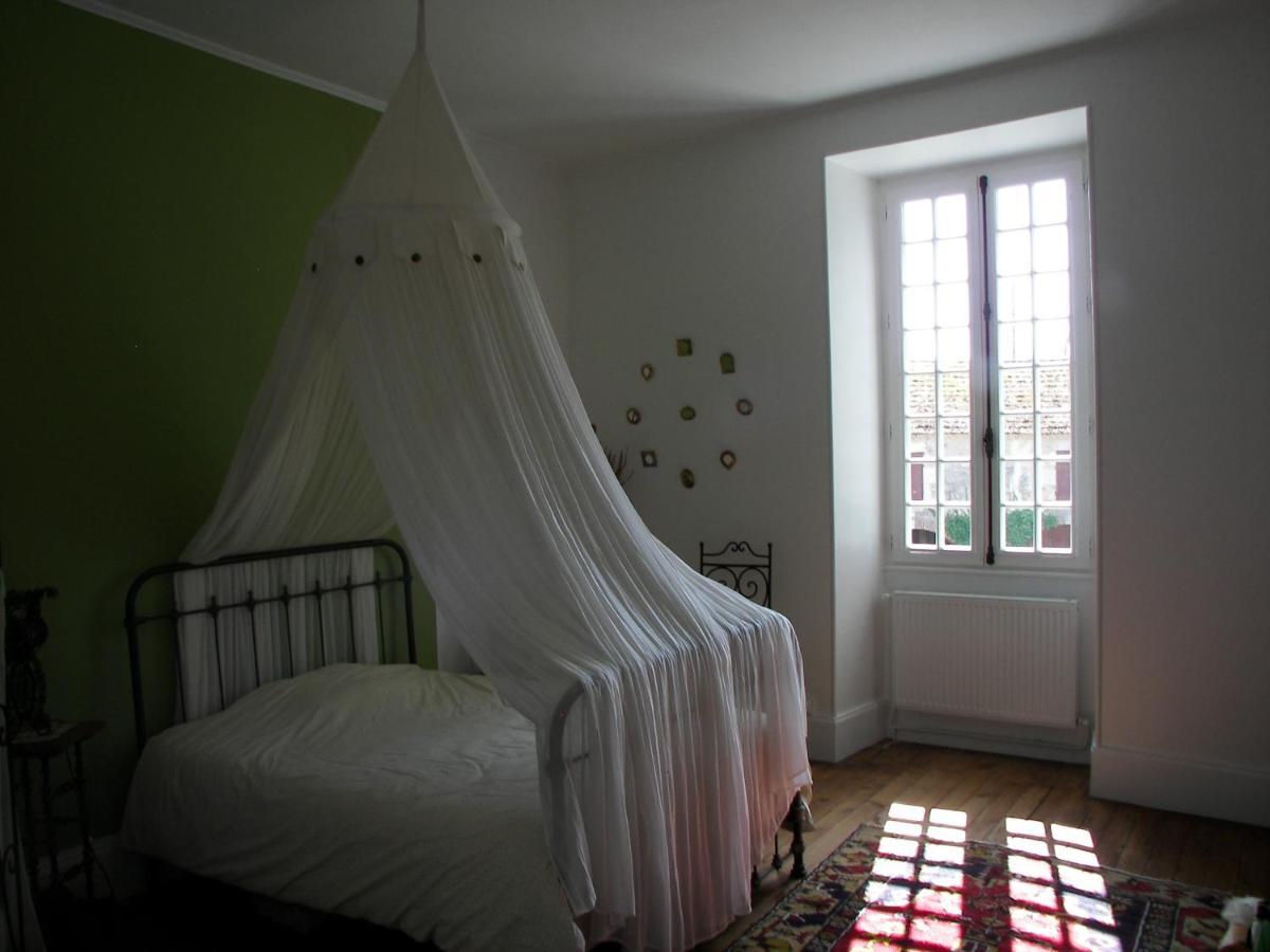 مبيت وإفطار Saint-Jean-de-Thurac Domaine Du Noble المظهر الخارجي الصورة